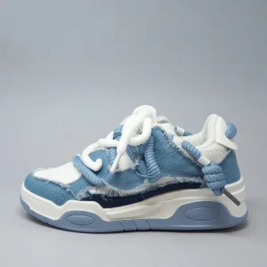 Sneakers con lacci grossi