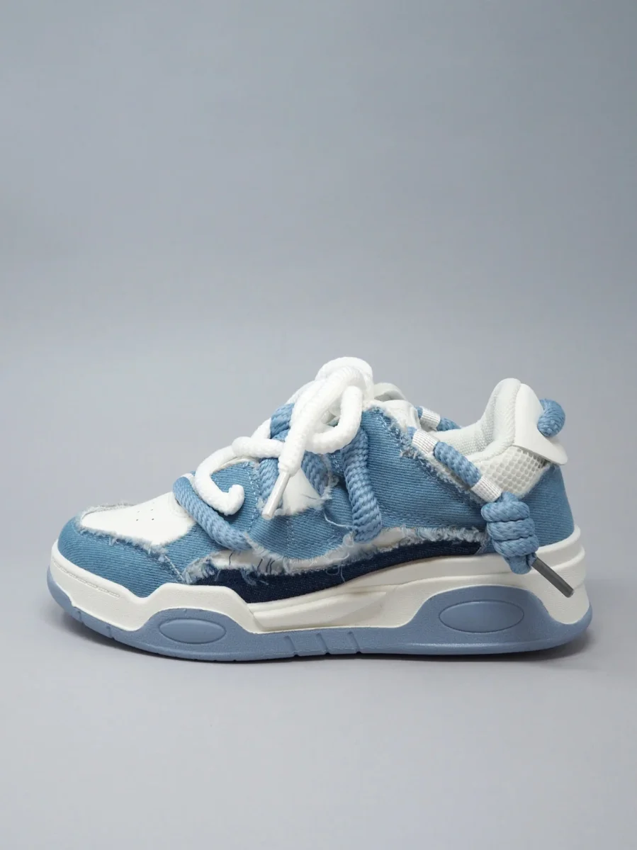 Sneakers con lacci grossi